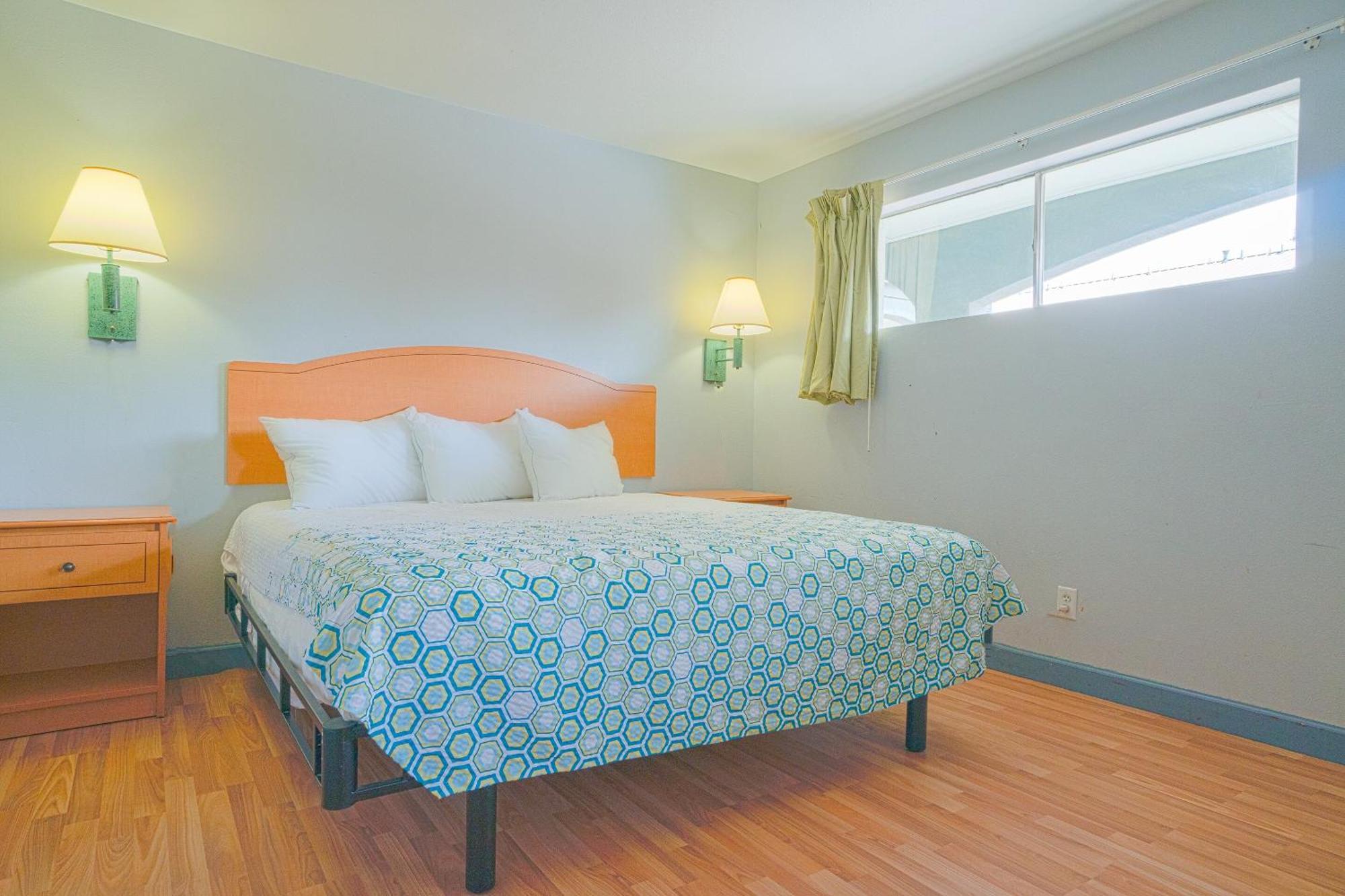 Oyo Hotel Midland Kültér fotó