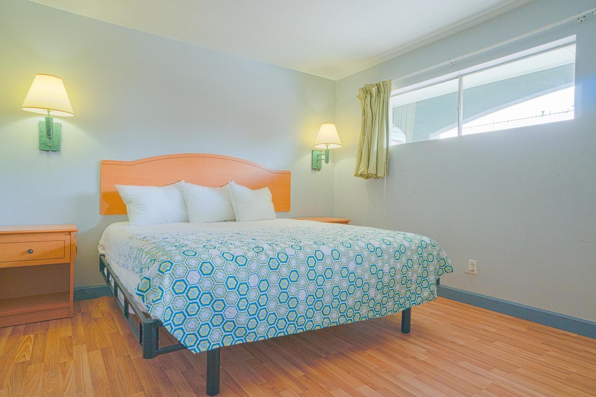 Oyo Hotel Midland Kültér fotó