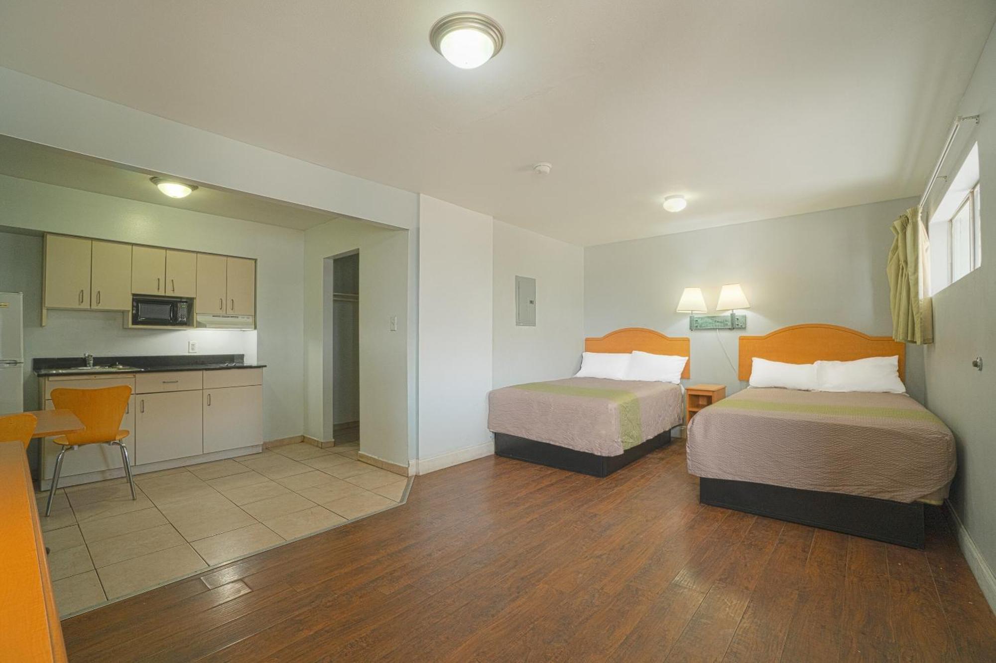 Oyo Hotel Midland Kültér fotó