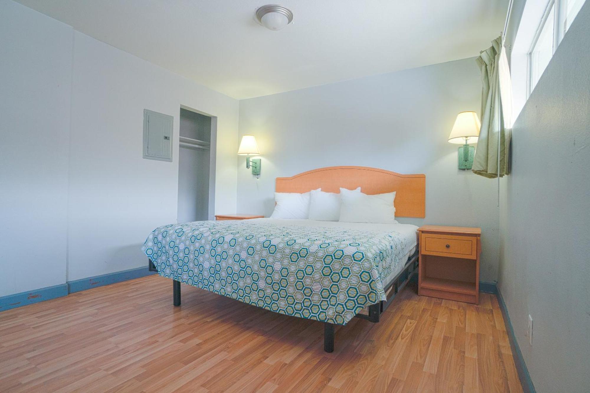 Oyo Hotel Midland Kültér fotó